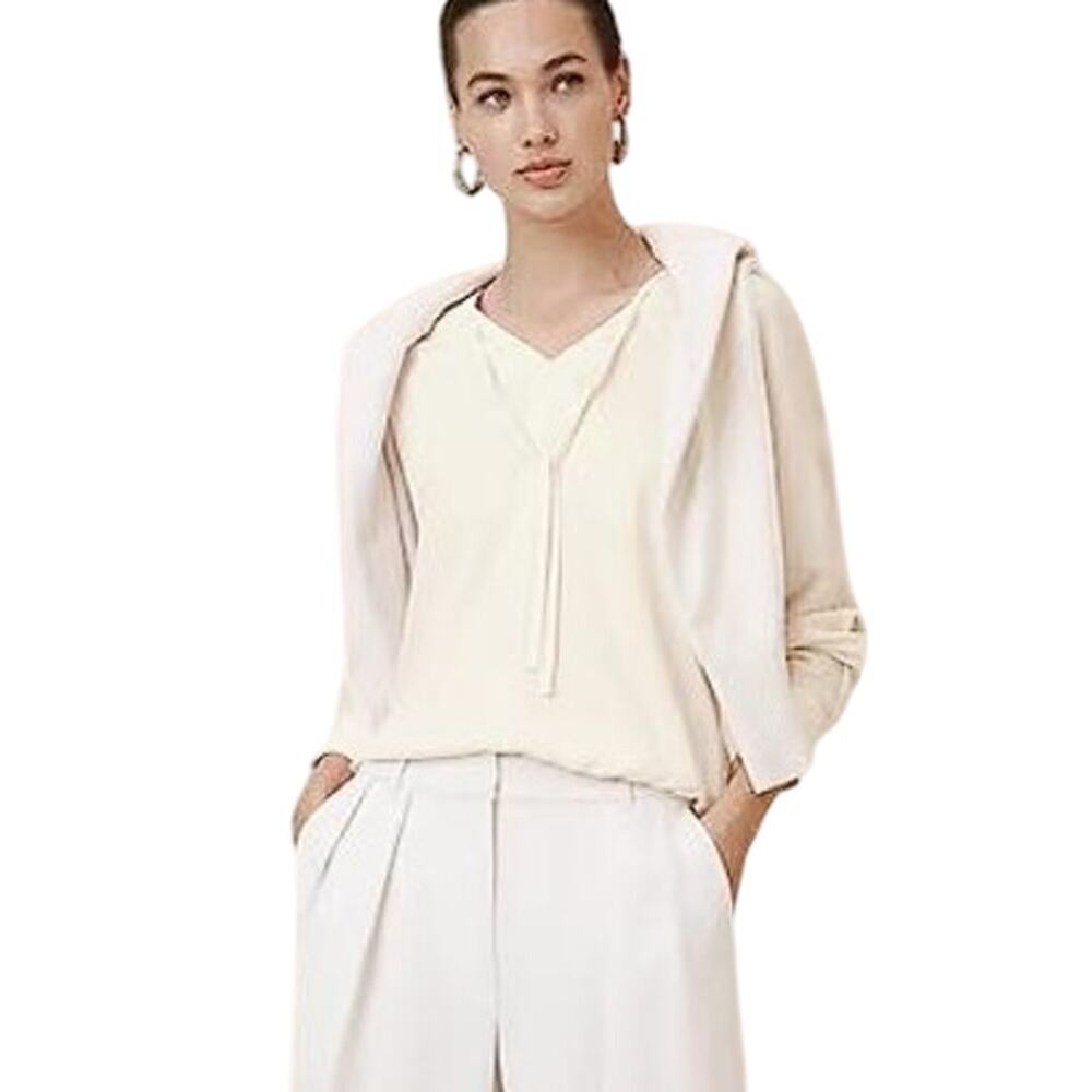 BANANA REPUBLIC Women's Bubble Hem V-Neck Blouse Size XS In Snow Day